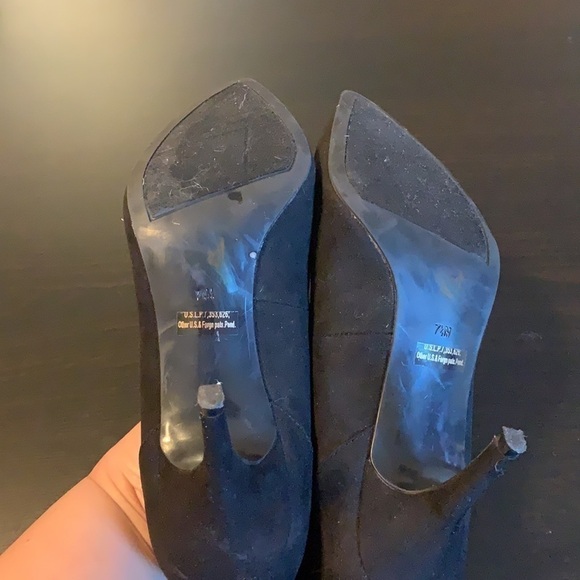 Marc Fisher suede pumps with tassels - Picture 4 of 7